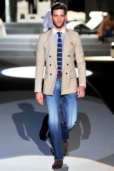 Look 9